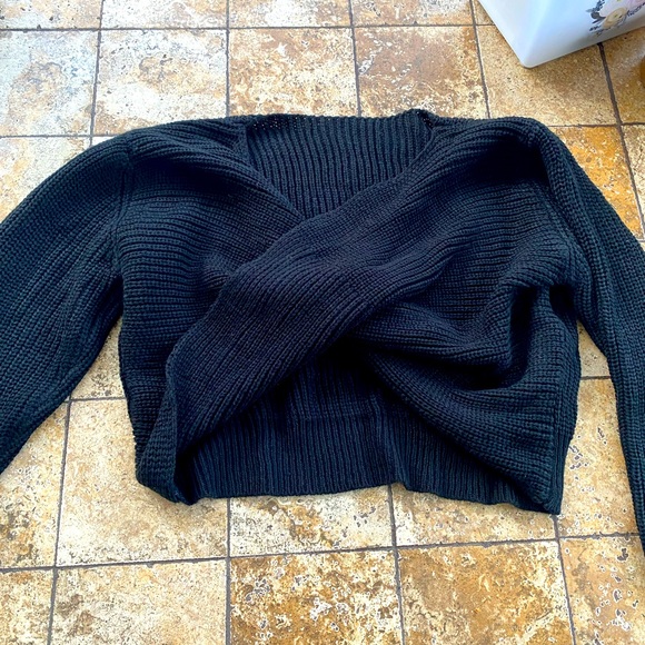 SHEIN Sweaters - SHEIN twist front cropped sweater